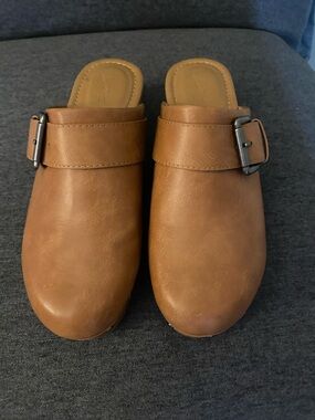 Universal Thread Tan Slip-On  Faux Leather Clog Mule